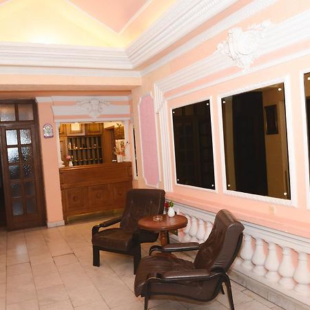 Готель Beli Dvor Сомбор Екстер'єр фото